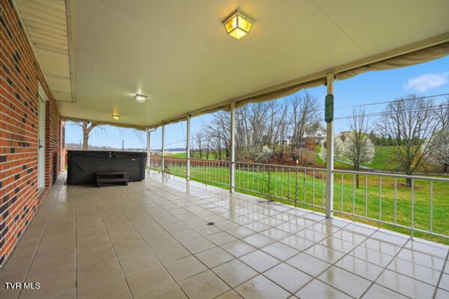 17304 Mary Lee Drive, Abingdon, VA 24210