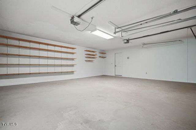 17304 Mary Lee Drive, Abingdon, VA 24210