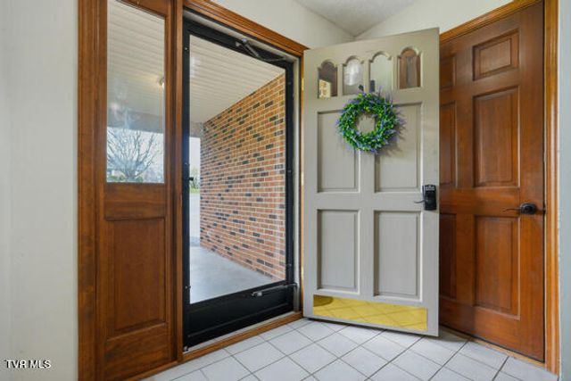 17304 Mary Lee Drive, Abingdon, VA 24210