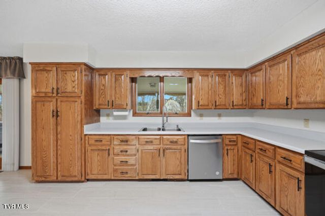 17304 Mary Lee Drive, Abingdon, VA 24210