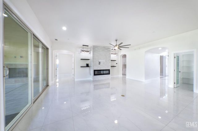 11520 Cloverfield Circle, Bakersfield, CA 93311