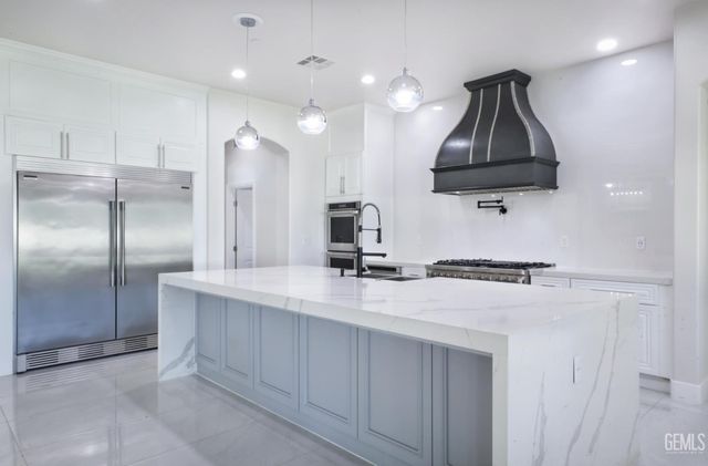 11520 Cloverfield Circle, Bakersfield, CA 93311