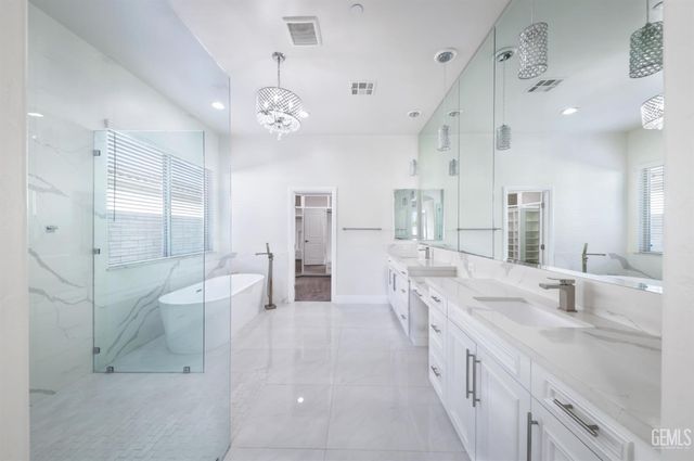 11520 Cloverfield Circle, Bakersfield, CA 93311