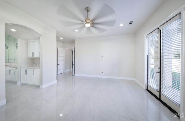 11520 Cloverfield Circle, Bakersfield, CA 93311