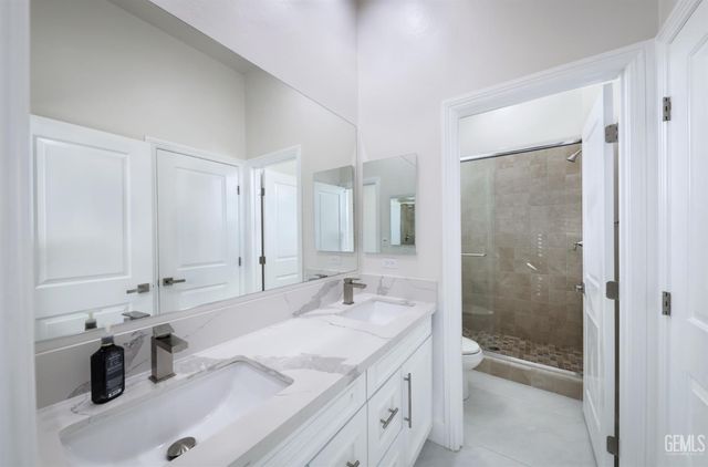 11520 Cloverfield Circle, Bakersfield, CA 93311