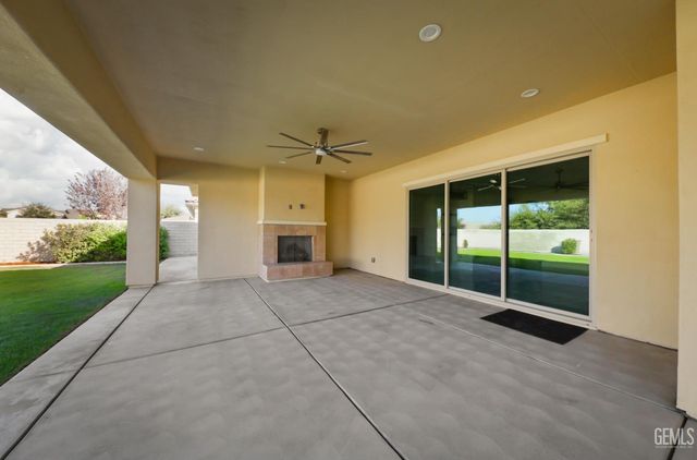 11520 Cloverfield Circle, Bakersfield, CA 93311