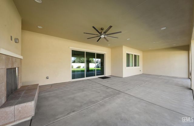 11520 Cloverfield Circle, Bakersfield, CA 93311
