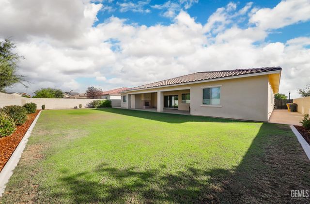 11520 Cloverfield Circle, Bakersfield, CA 93311