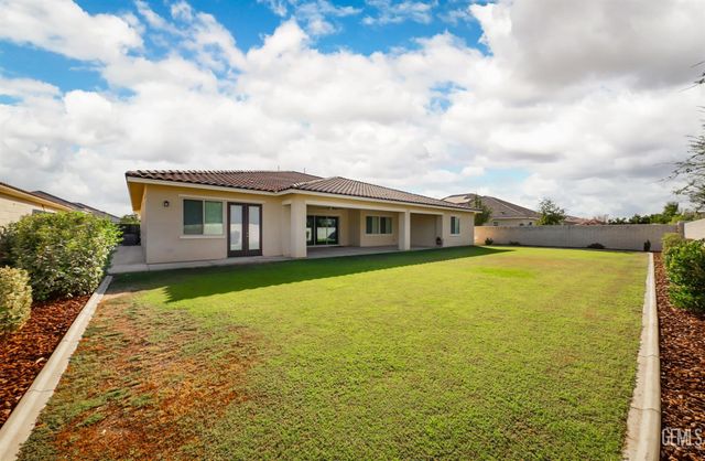11520 Cloverfield Circle, Bakersfield, CA 93311