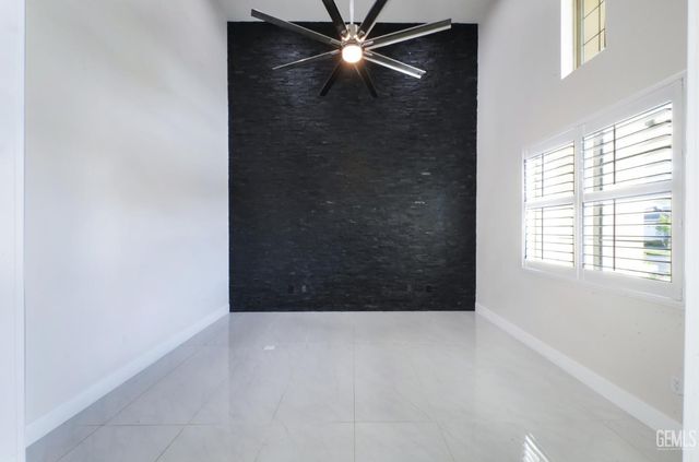 11520 Cloverfield Circle, Bakersfield, CA 93311