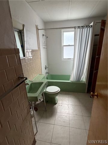 36 Edgewood Avenue, Buffalo, NY 14220