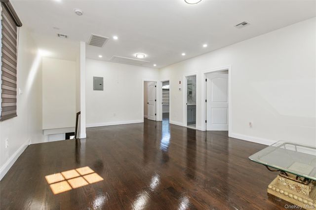 1519 New Hyde Park Drive, New Hyde Park, NY 11040