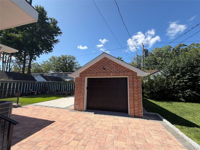 1519 New Hyde Park Drive, New Hyde Park, NY 11040