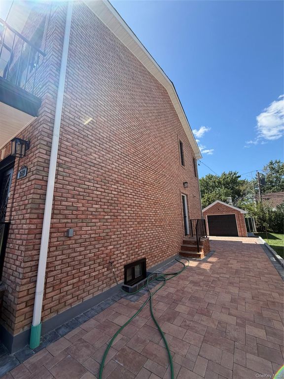 1519 New Hyde Park Drive, New Hyde Park, NY 11040 — photo 2