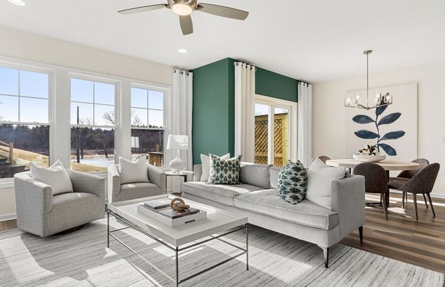 15 Emerald Run 10, Shrewsbury, MA 01545