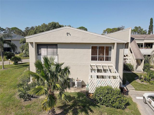 428 WINDRUSH BAY DRIVE 428, Tarpon Springs, FL 34689