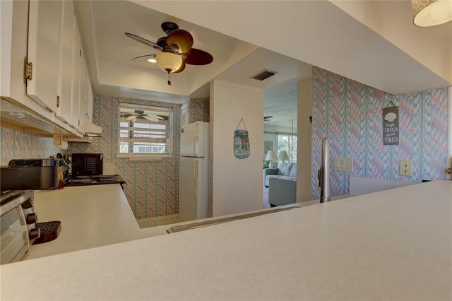 428 WINDRUSH BAY DRIVE 428, Tarpon Springs, FL 34689