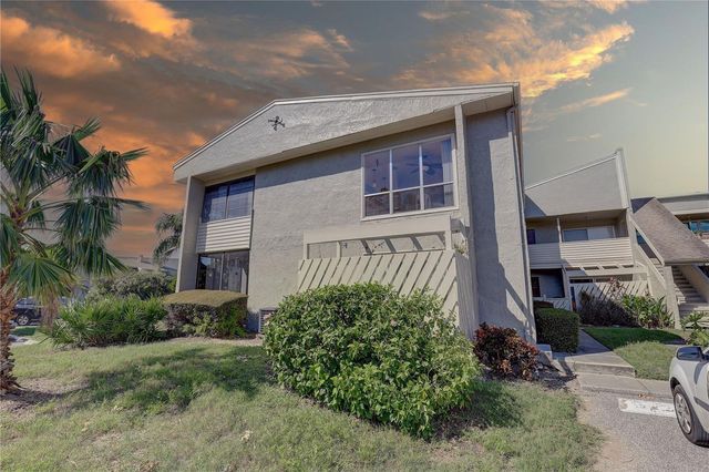 428 WINDRUSH BAY DRIVE 428, Tarpon Springs, FL 34689
