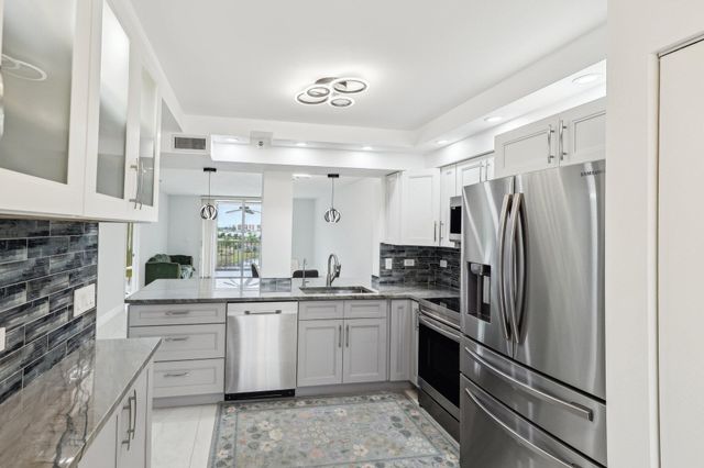 14575 Bonaire Boulevard 403, Delray Beach, FL 33446