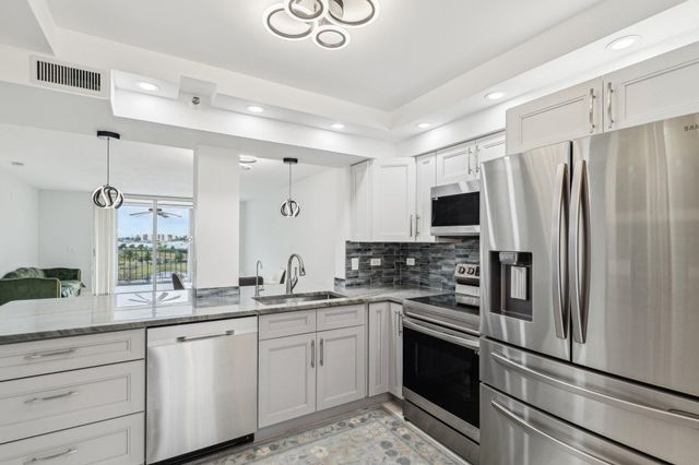 14575 Bonaire Boulevard 403, Delray Beach, FL 33446