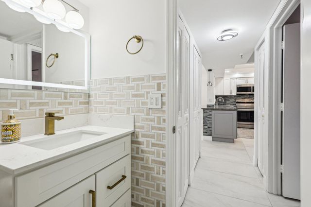 14575 Bonaire Boulevard 403, Delray Beach, FL 33446