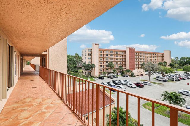 14575 Bonaire Boulevard 403, Delray Beach, FL 33446