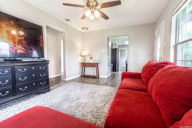 622 PINEWOOD LN, San Antonio, TX 78216