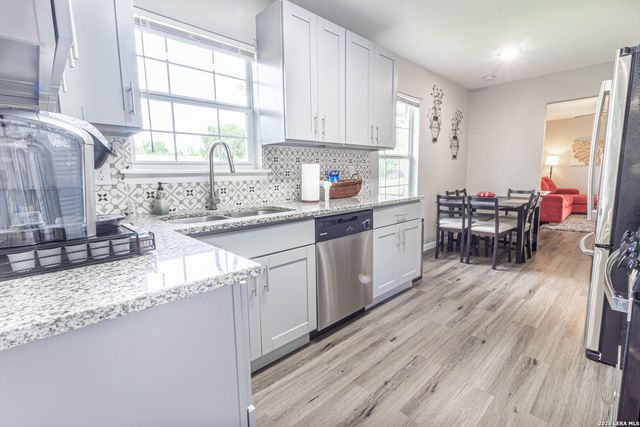 622 PINEWOOD LN, San Antonio, TX 78216