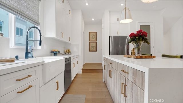 7240 Alchemy Circle, Huntington Beach, CA 92647