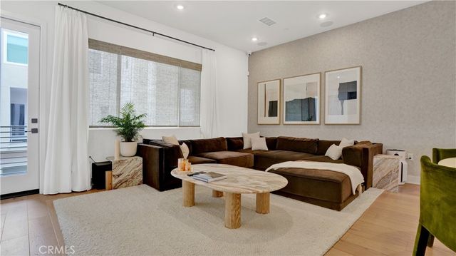 7240 Alchemy Circle, Huntington Beach, CA 92647