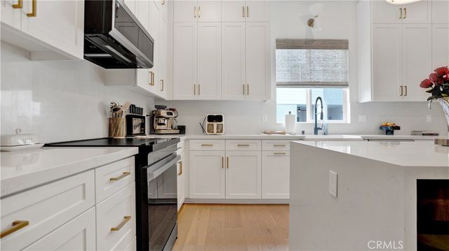 7240 Alchemy Circle, Huntington Beach, CA 92647