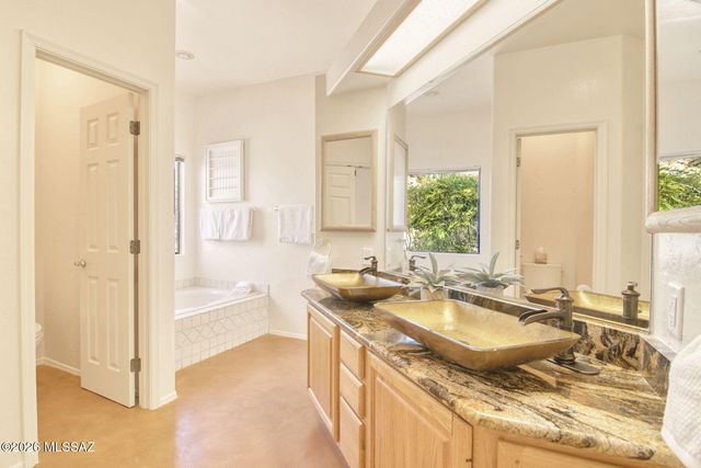5980 E Verde Place, Tucson, AZ 85750