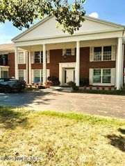 425 W Ridge Drive, Apt 6, Fostoria, OH 44830