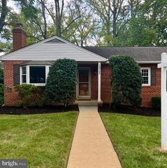 2822 N HARRISON ST, Arlington, VA 22207