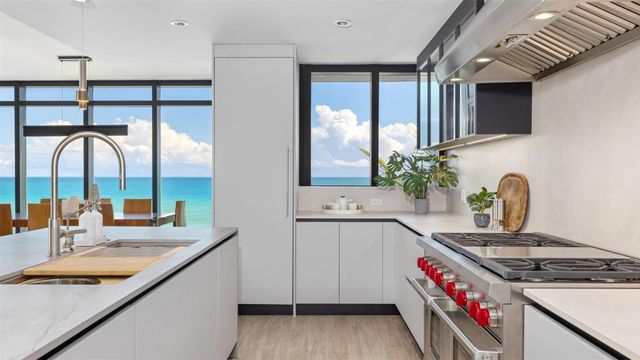 2205 S Surf Road 4B, Hollywood, FL 33019