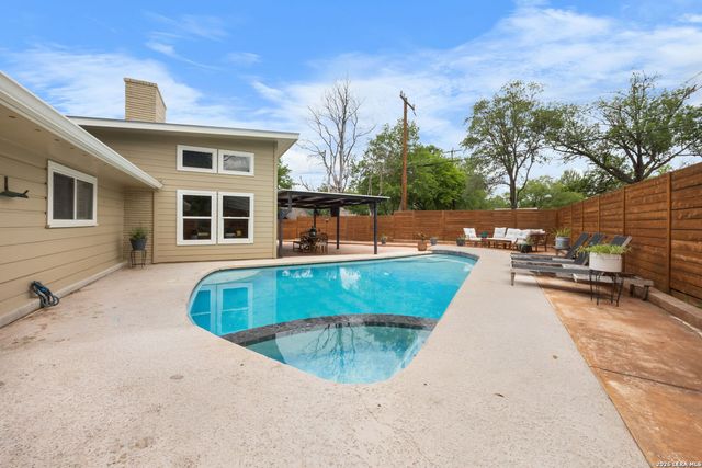 1307 MOUNT VIEJA DR, San Antonio, TX 78213