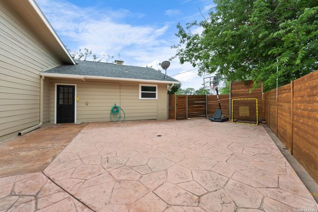 1307 MOUNT VIEJA DR, San Antonio, TX 78213