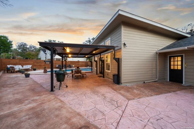 1307 MOUNT VIEJA DR, San Antonio, TX 78213