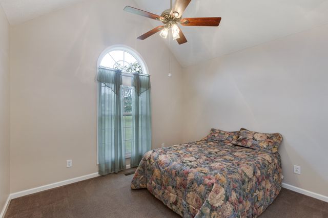 407 Goshen Rd, Lebanon, TN 37087