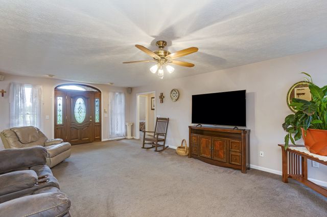 407 Goshen Rd, Lebanon, TN 37087