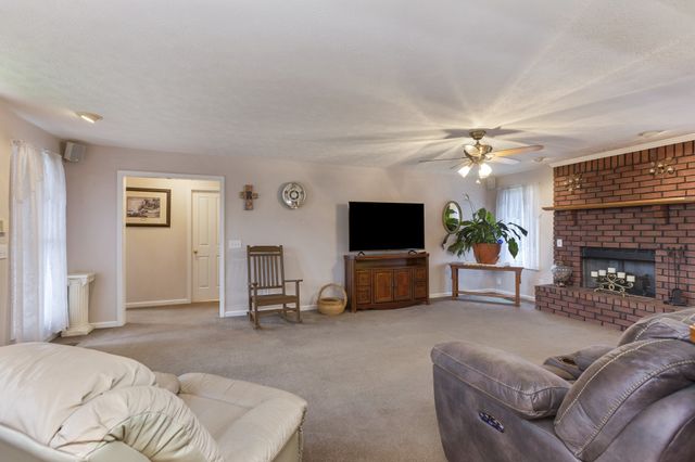 407 Goshen Rd, Lebanon, TN 37087