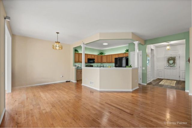 13215 Oakwood Avenue, Huntley, IL 60142