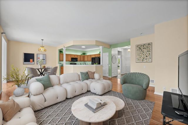 13215 Oakwood Avenue, Huntley, IL 60142