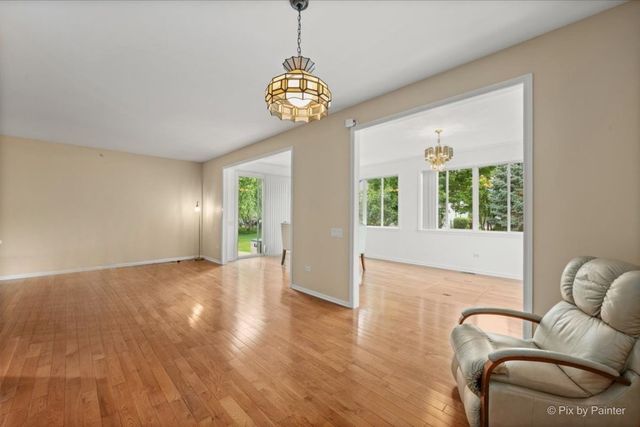 13215 Oakwood Avenue, Huntley, IL 60142