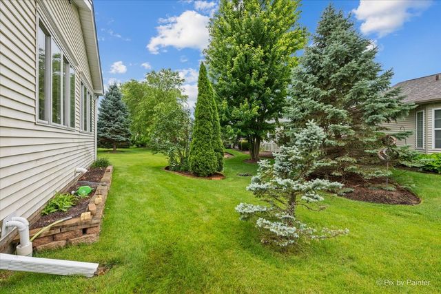 13215 Oakwood Avenue, Huntley, IL 60142