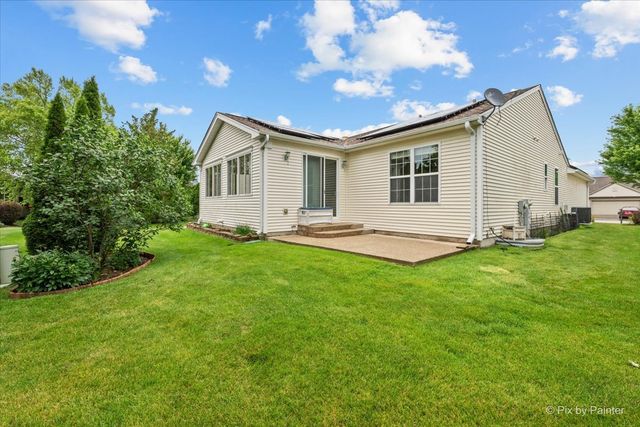 13215 Oakwood Avenue, Huntley, IL 60142