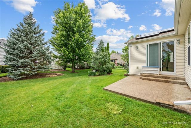 13215 Oakwood Avenue, Huntley, IL 60142