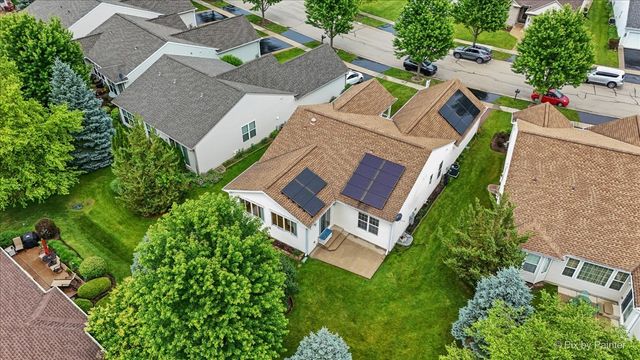 13215 Oakwood Avenue, Huntley, IL 60142