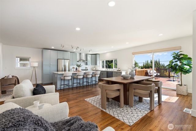 4010 35th Avenue SW, Seattle, WA 98126