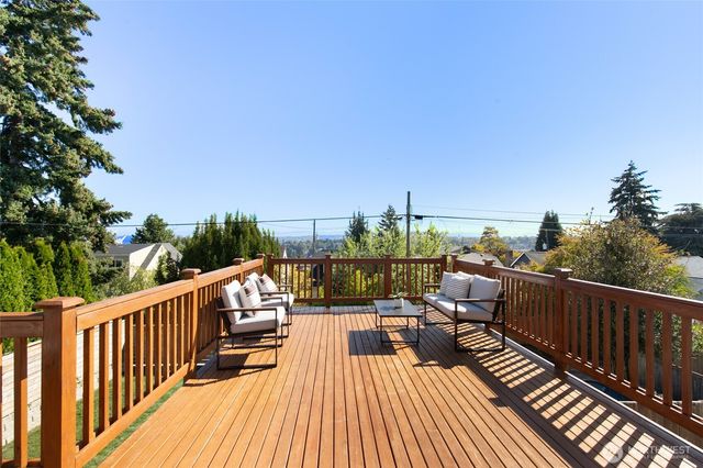 4010 35th Avenue SW, Seattle, WA 98126